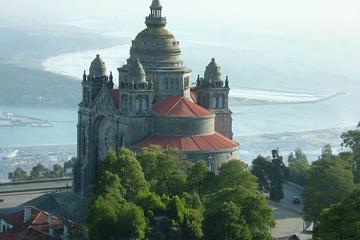 NOW Minho tour 2-5 pax with Cultural visits, Regional lunch & VinhoVerde tasting
