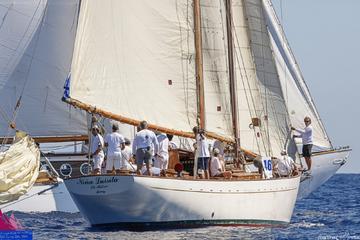 Private Premium Small Group Sailing Experience in Nina Luisita