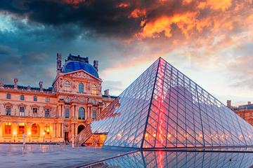 Entrance and Guided Tour in the Louvre Museum
