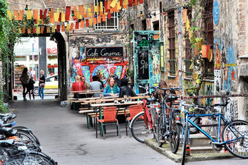 Full-Day Berlin Third Reich and Jewish Quarter History Walking Tour with a Spanish-Speaking Guide