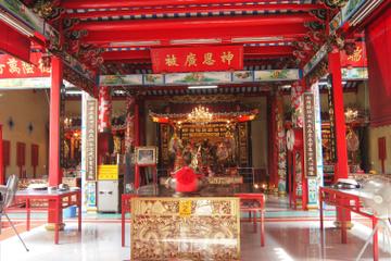 Small-Group Chinatown Walking Tour Including Sampeng Market