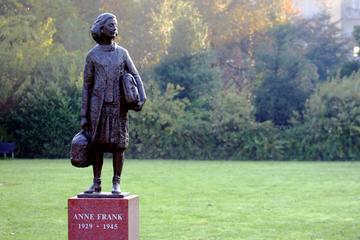 Anne Frank Neighborhood Small-Group Walking Tour in Amsterdam