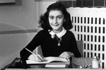 The Anne Frank Story and Neighborhood Walking Tour in Amsterdam including Jewish Cultural Quarter
