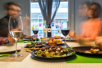 Private 2-hour Greek Wine and Tapas Tasting Experience in Athens