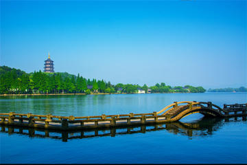 Private Tour: Experience serenity and beauty of nature in Hangzhou from Shanghai by Bullet Train