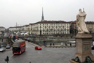 MBun Hamburger Shop and 48 Hours Open Bus Turin