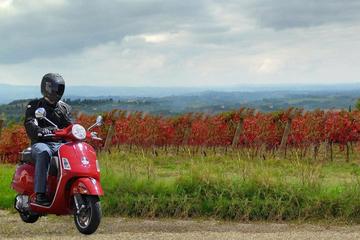 Self-Drive Vintage Vespa Tour with Tuscan Lunch Picnic