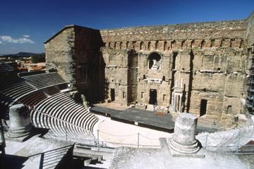 History, Chocolate and Wine Tour of Provence from Avignon