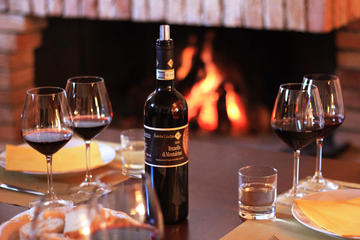 Rosso and Brunello di Montalcino Wine Tour Including Lunch and Visit to 2 Local Wineries