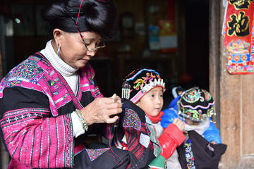 Full-Day Small-Group Tour Longji Rice Terraces and Mountain Village from Guilin