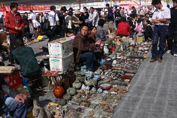 Private Full-Day Tour: Beijing Antique Shopping Tour with Lunch