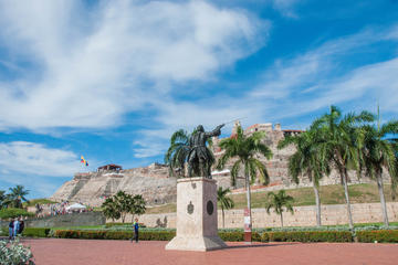 Panoramic Cartagena City Drive and Shopping Shore Excursion