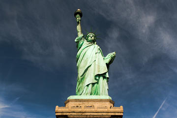 Small-Group Early-Access Statue of Liberty Tour and Ellis Island