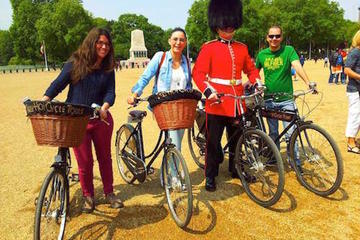 London Landmarks, Historic Ale Pub and British Bicycles Bike Tour with a Local Guide