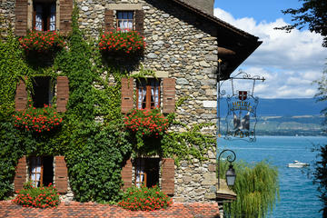 Private Yvoire and Evian Transfer from Geneva