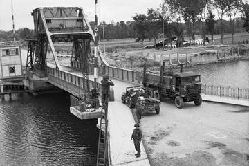 Half-Day Tour to British D-Day Beaches Including the Sword Beach Sector from Bayeux