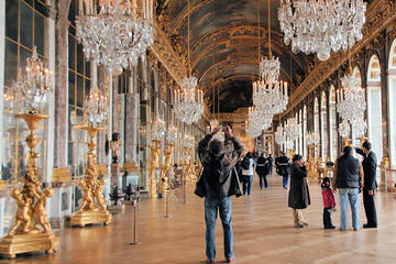 Small-Group Day Trip to Versailles from Paris by Minibus