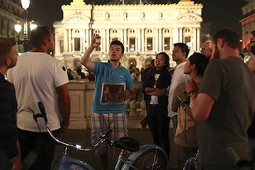 Paris Evening Bike Tour and 1-hour Seine River Cruise