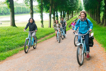 Versailles Bike Tour with Skip-the-Line Entrance to Palace