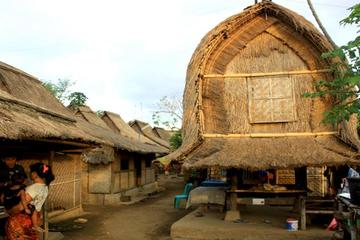 Full-Day Private Sasak Culture and Southern Beaches Tour from Senggigi