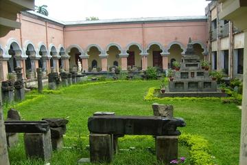 Private Tour: Rajshahi Day Tour of Chhoto Sona Mosque and Varendra Research Museum