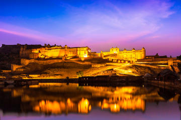 Private 4-Hour Open Jeep Night Tour of Jaipur City Lights
