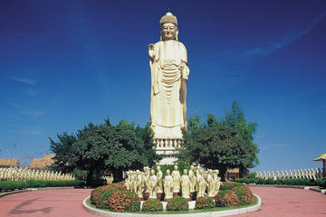 Kaohsiung Port Shore Excursion: Spiritual Fo Guan Shan Private Day Tour
