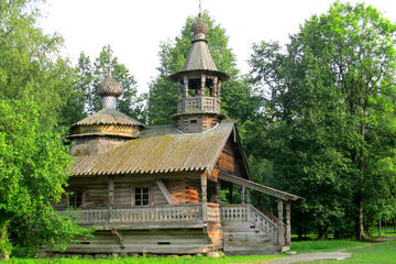 Private Day Trip to Veliky Novgorod from Saint Petersburg Including Round-Trip Transportation