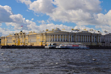 Private Evening Canal Cruise in St. Petersburg