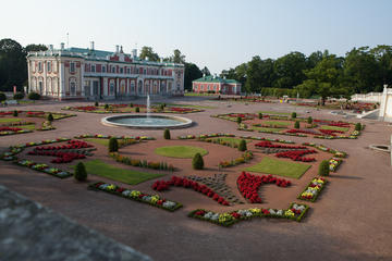 Private Shore Excursion: Best of Tallinn with Kadriorg Palace and Pirita