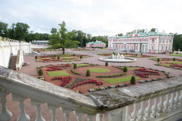 Shore Excursion: Best of Tallinn with Kadriorg Palace and Pirita