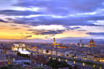 Private Florence Tour by Luxury Cars: City Highlights or Gregorian Chants