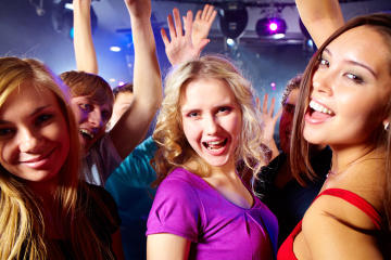 Pub Crawl in Prague including 1-Hour of Unlimited Drinks