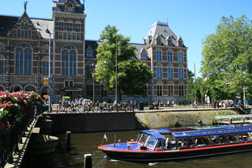 75-Minute Amsterdam Canal Cruise with Rijksmuseum and Heineken Experience Tickets