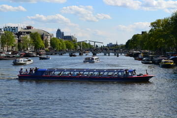 Amsterdam City Canal Cruise and Admission Ticket to the Portrait Gallery Exhibition at the Hermitage Museum