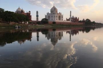 Agra Tour with Sunset Boat Ride in Yamuna River