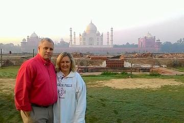 Private Agra Day Tour Including the Taj Mahal and Agra Fort from Delhi