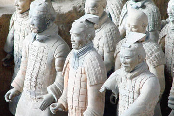 Xi'an Private Day Tour: Terracotta Warriors and City Wall
