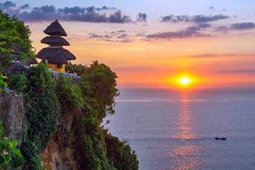Private Tour: Half-Day Sunset Uluwatu Temple Tour Including Jimbaran Bay