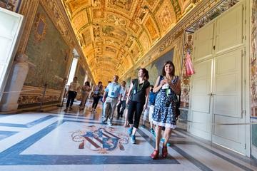 Sistine Chapel before Crowds: Small-Group Vatican Tour with Breakfast prior to Entrance