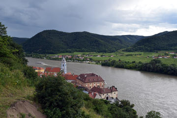 Salzburg to Vienna via the World Heritage Region Wachau