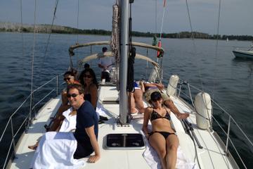 Sail the Toronto Islands and Lake Ontario