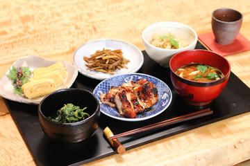 Authentic Japanese Cooking Class with a Fun Professional Chef in His Nara Home