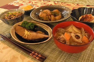 Authentic Japanese lunch with optional kimono dressing in a family home in Tokyo