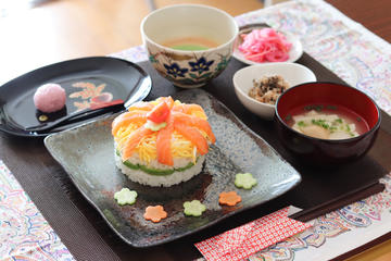 Enjoy Homemade Sushi or Obanzai Cuisine and Matcha in a Kyoto Home with a Native