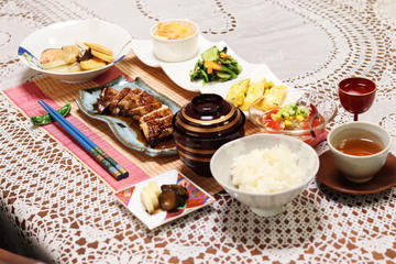 Heart-Warming Japanese In Home Cooking Lesson with a Local Mother in Osaka
