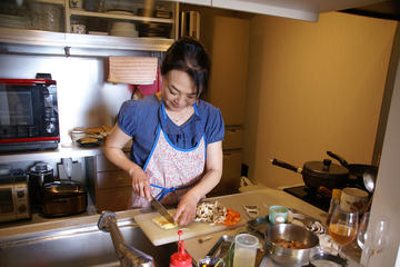 Japanese Cooking Class and Wine Pairing with a Local in a Luxury Tokyo Apartment