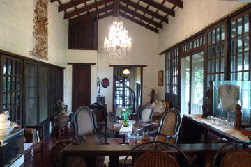 Private Dinner in a Local Home: Heritage Heirloom Filipino Cooking with a Historically-Minded Host in Quezon City