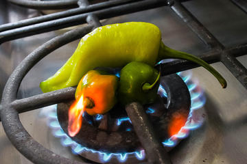 Private Market Tour and Hands-On Home Cooking With a Local in Mexico City