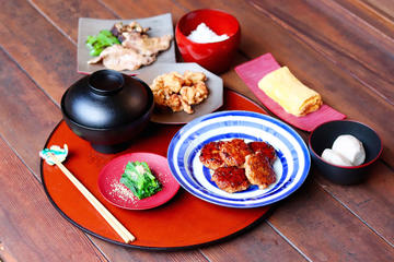 Traditional Japanese Lunch with a Local in her Gorgeous Historic Home and Garden